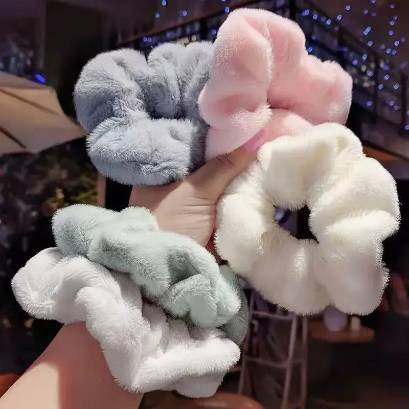 🌟 Accessoires Cheveux en Peluche avec Pompons Automne-Hiver 2024 – Doux et Mignons pour Femmes et Filles ! 🎀❄️