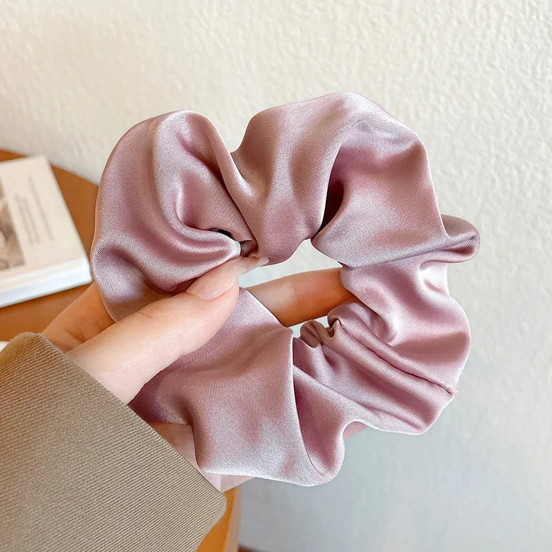 🌟 Chouchou en Satin Français – L'Accessoire Ultime pour une Élégance Sans Effort ! 💖