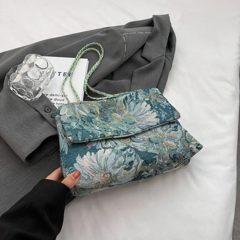 Women's bags are fashionable and simple messenger bags, trendy large-capacity small square bags, casual shoulder bags.