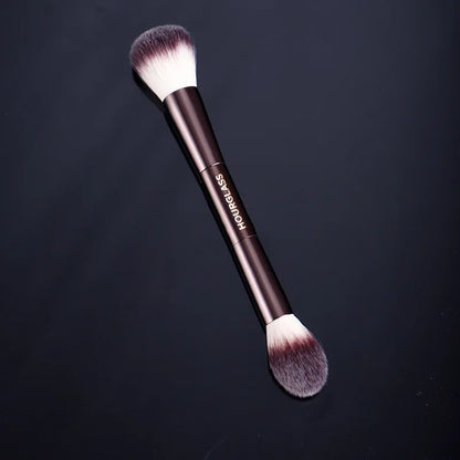 Pinceau Maquillage Double Embout – Précision &amp; Polyvalence