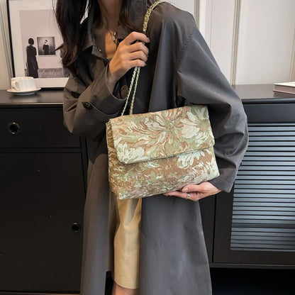 Women's bags are fashionable and simple messenger bags, trendy large-capacity small square bags, casual shoulder bags.