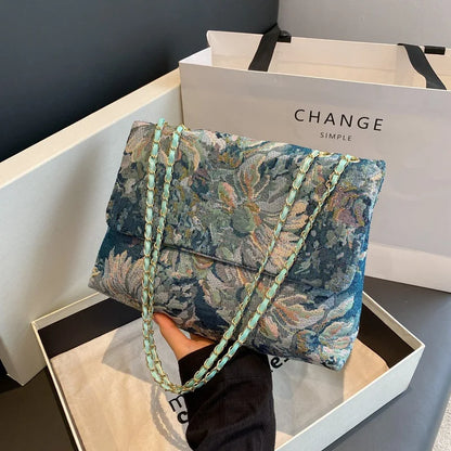 Women's bags are fashionable and simple messenger bags, trendy large-capacity small square bags, casual shoulder bags.